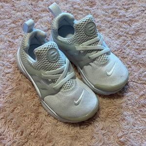 Toddler 9c white Nike
